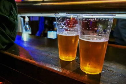 Пивовары поддержали идею Грефа продавать алкоголь онлайн 