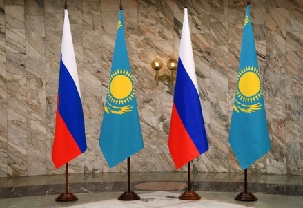 В парламенте Казахстана объяснили ужесточение правил въезда и пребывания для россиян