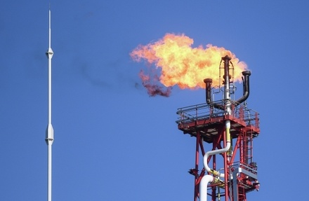 Нефтяники не успели в срок подписать соглашение о заморозке цен на бензин
