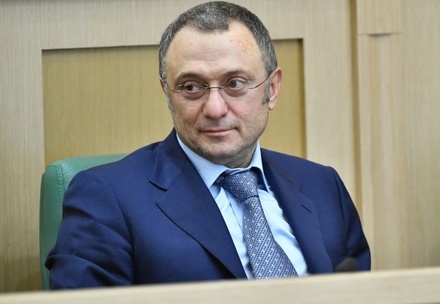 СМИ: Сулейман Керимов договорился о покупке банка «Возрождение»