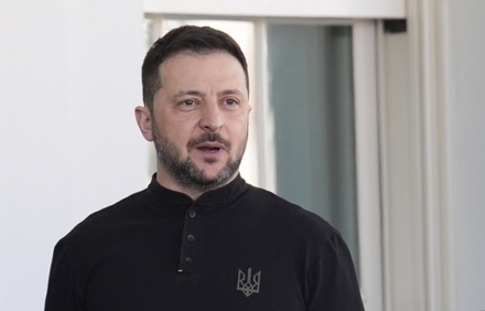 Политолог заявил о выгоде для России сохранения Зеленского у власти