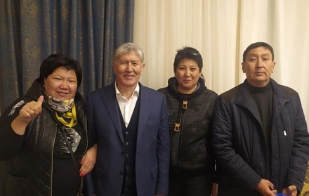 Протестующие освободили из заключения бывшее руководство Киргизии
