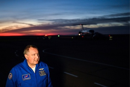 Рогозин предложил запускать в космос заслуженных учителей