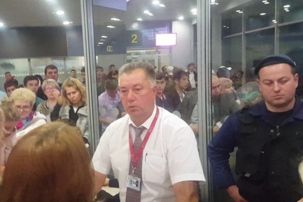 Более 200 пассажиров компании «ВИМ-Авиа» не могут вылететь в Салоники из Домодедова