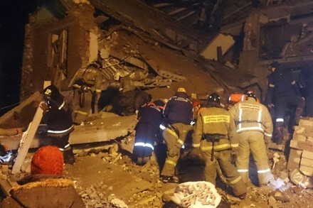 Число погибших при обрушении дома под Хабаровском достигло пяти