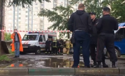 Пять человек погибли во время работ в канализационном колодце в Москве