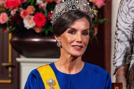 Королева Испании надела «русскую» тиару на торжественный приём в Амстердаме