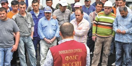 78 процентов граждан России выступают за ограничение въезда мигрантов