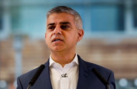 Новый мэр Лондона Садик Хан посетил церемонию памяти жертв Холокоста
