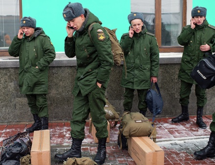 Солдатские матери заявили, что смартфоны в армии подчёркивают материальное неравенство