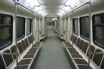Инцидент с пассажиром привел к остановке поездов на кольцевой линии метро в Москве