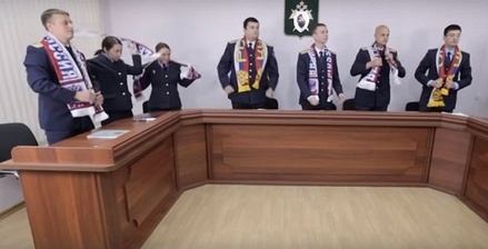 Московские следователи снялись в клипе к чемпионату мира по футболу