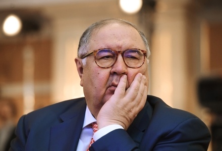 Алишер Усманов объяснил передачу особняка фонду однокурсника премьера