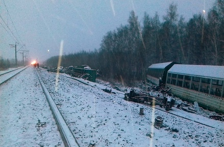 В Омской области спустя сутки восстановили движение поездов после схода вагонов
