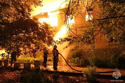 В здании Донецкого университета экономики ликвидировали открытое горение