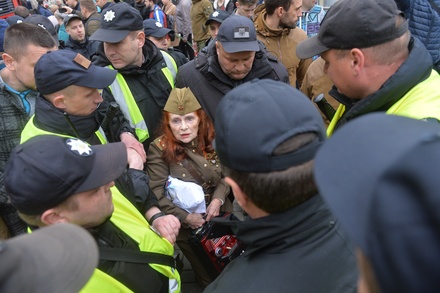 На Украине возбуждено 5 уголовных дел из-за георгиевских ленточек
