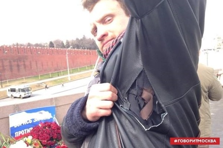 Активисты SERB подрались со сторонниками Немцова на Большом Москворецком мосту