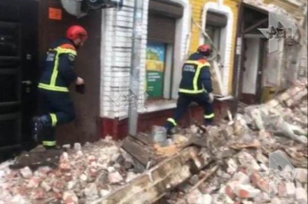 Момент обрушения дома в Саратове попал на видео