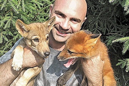 Натуралист Тимофей Баженов предложил Памеле Андерсон помощь в защите медведей  