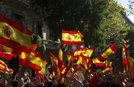На митинге в Барселоне в поддержку единства Испании насчитали 1 млн участников