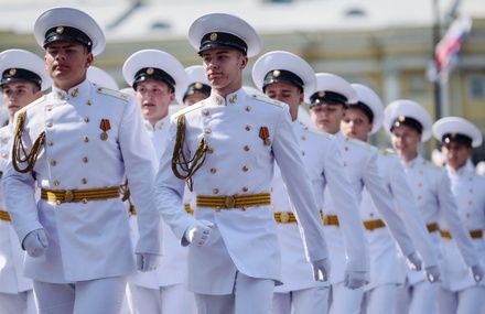 Путин приказал Минобороны создать при всех флотах России филиалы Нахимовского училища