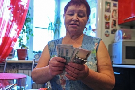 Правительство выделило более 900 млн рублей на доплаты пенсионерам