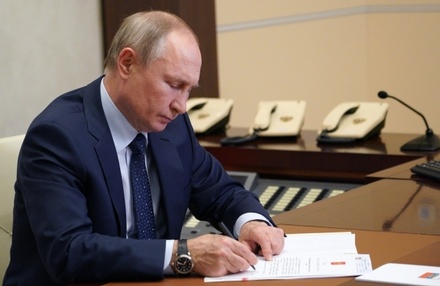 Владимир Путин подписал указ о дополнительных соцгарантиях военным и членам их семей