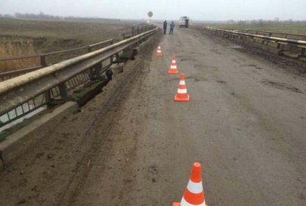 На Ставрополье частично обрушился автомобильный мост