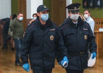 Более 90 нарушителей масочного режима выявили во время рейда в Москве