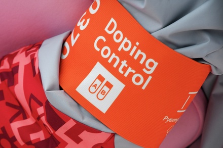 Президент МОК заявил о невозможности решить проблему допинга в спорте