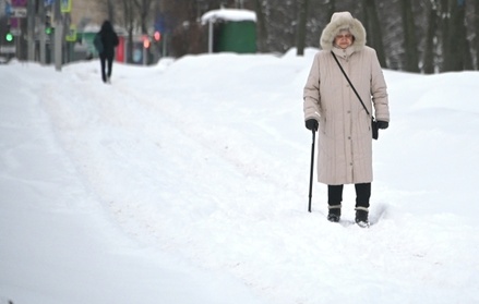 Жёлтый уровень погодной опасности продлили в Москве из-за гололедицы