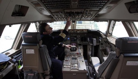 «Коммерсантъ» сообщил о возможном лишении свидетельств 5 тысяч пилотов