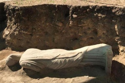 Археологи обнаружили в Турции 1700-летнюю статую женщины
