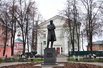 Власти Клина передумали убирать памятник Чайковскому из центра города