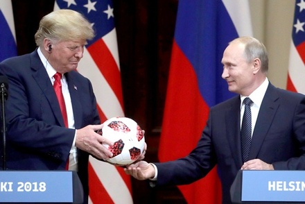 Путин подарил Трампу официальный мяч ЧМ-2018