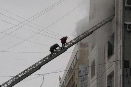 В Перми загорелось здание бизнес-центра