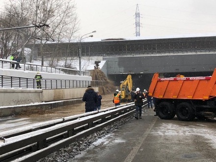 Волоколамское шоссе частично перекрыто из-за прорыва шлюза Канала им.Москвы