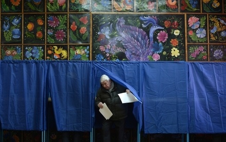 Международные наблюдатели признали состоявшимися выборы на Украине