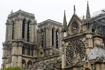 Главный архитектор исторических памятников Франции опасается обрушения Нотр-Дама из-за жары