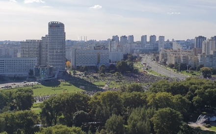 СМИ: в воскресной акции оппозиции в Минске участвуют около 50 тысяч человек
