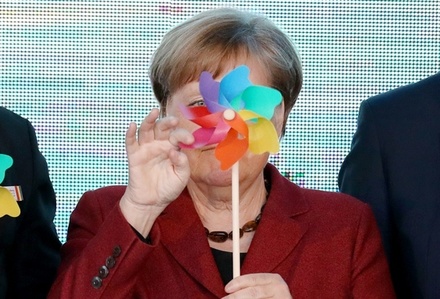 Меркель заявила об ощущении гэдээровской идентичности