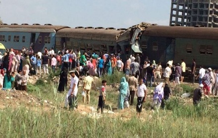 Причиной аварии двух поездов в Египте стала ошибка семафорщика