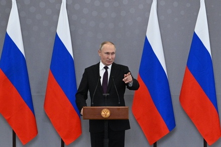 Путин поручил выделять на патриотическое воспитание по 3,9 млрд рублей ежегодно