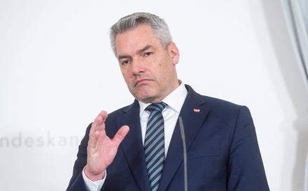 Канцлер Австрии не согласился с позицией Эммануэля Макрона по Украине