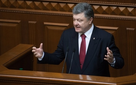 Порошенко заявил о рекордном числе российских военных у границ Украины