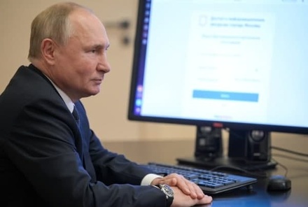 В Кремле объяснили, как Путин проголосовал на выборах в Госдуму без мобильного телефона