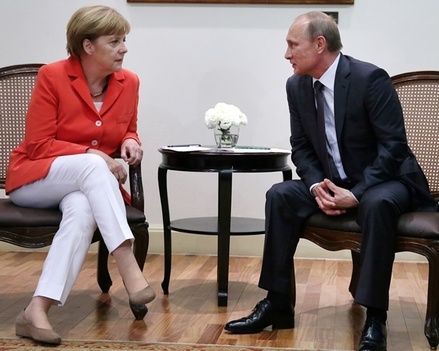 Владимир Путин и Ангела Меркель обсудили ситуацию на Украине