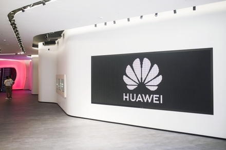 В Huawei назвали политическим решение о запрете в Великобритании