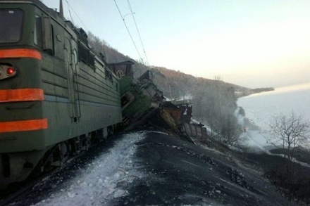 В Иркутской области сошли с рельсов 29 вагонов с углём
