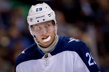 20-летний финский хоккеист забросил 5 шайб в матче НХЛ